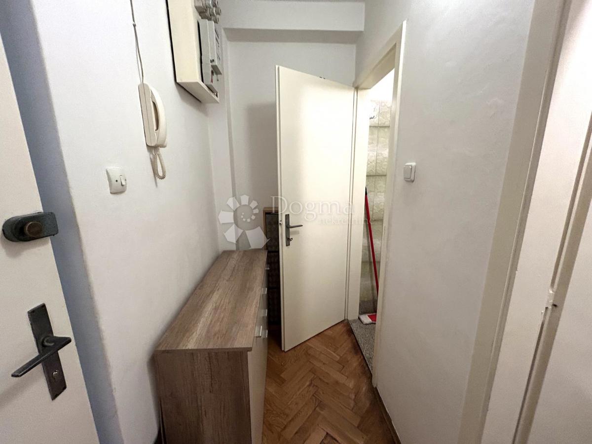 Stanovanje Folnegovićevo naselje, Peščenica - Žitnjak, 30m2