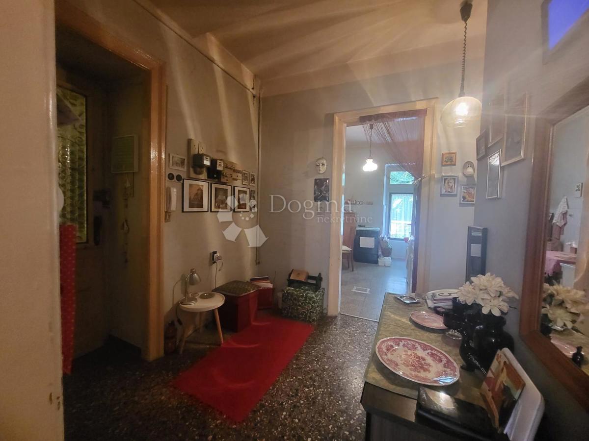 Stanovanje Centar, Pula, 67,75m2