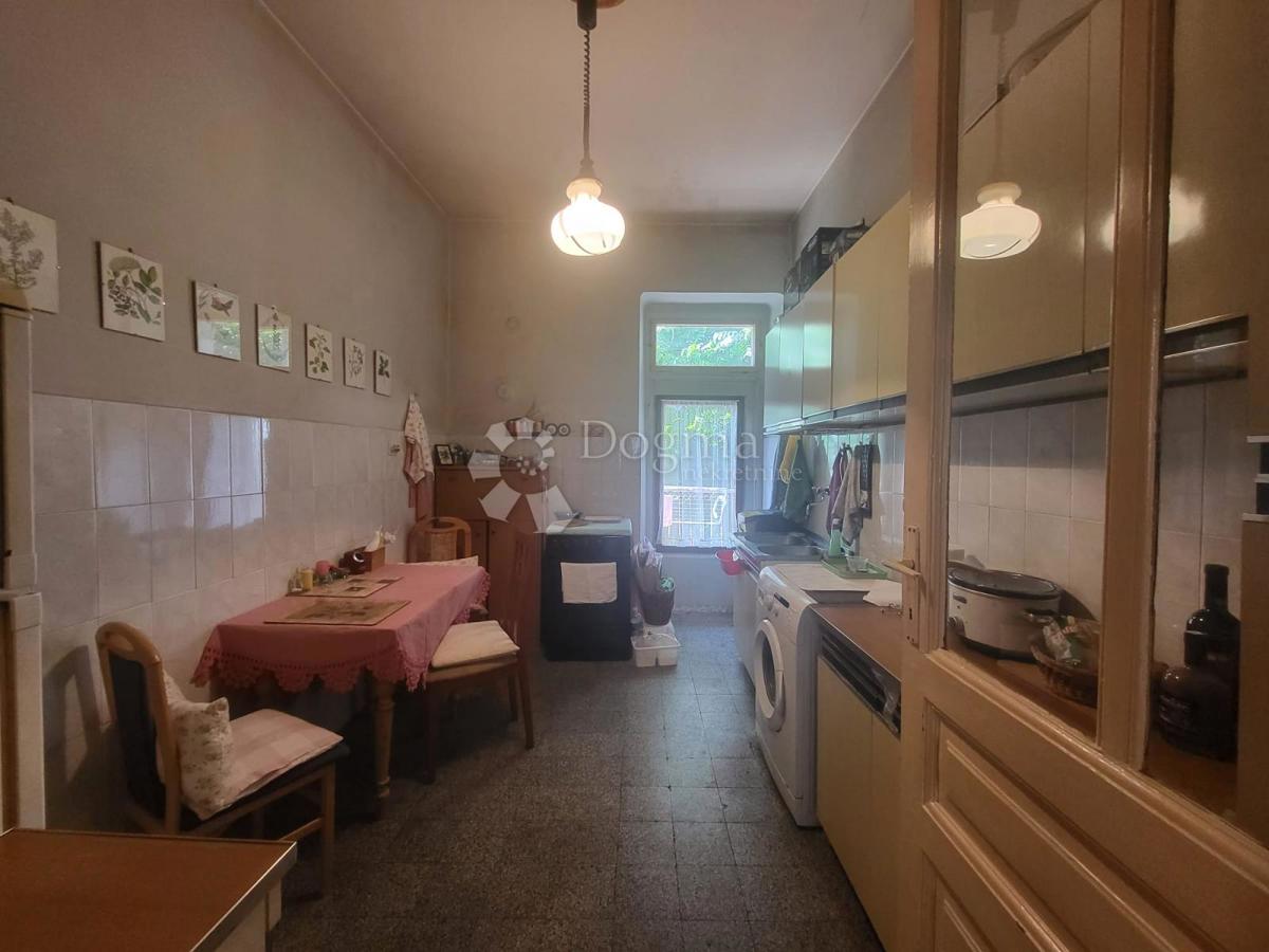 Stanovanje Centar, Pula, 67,75m2
