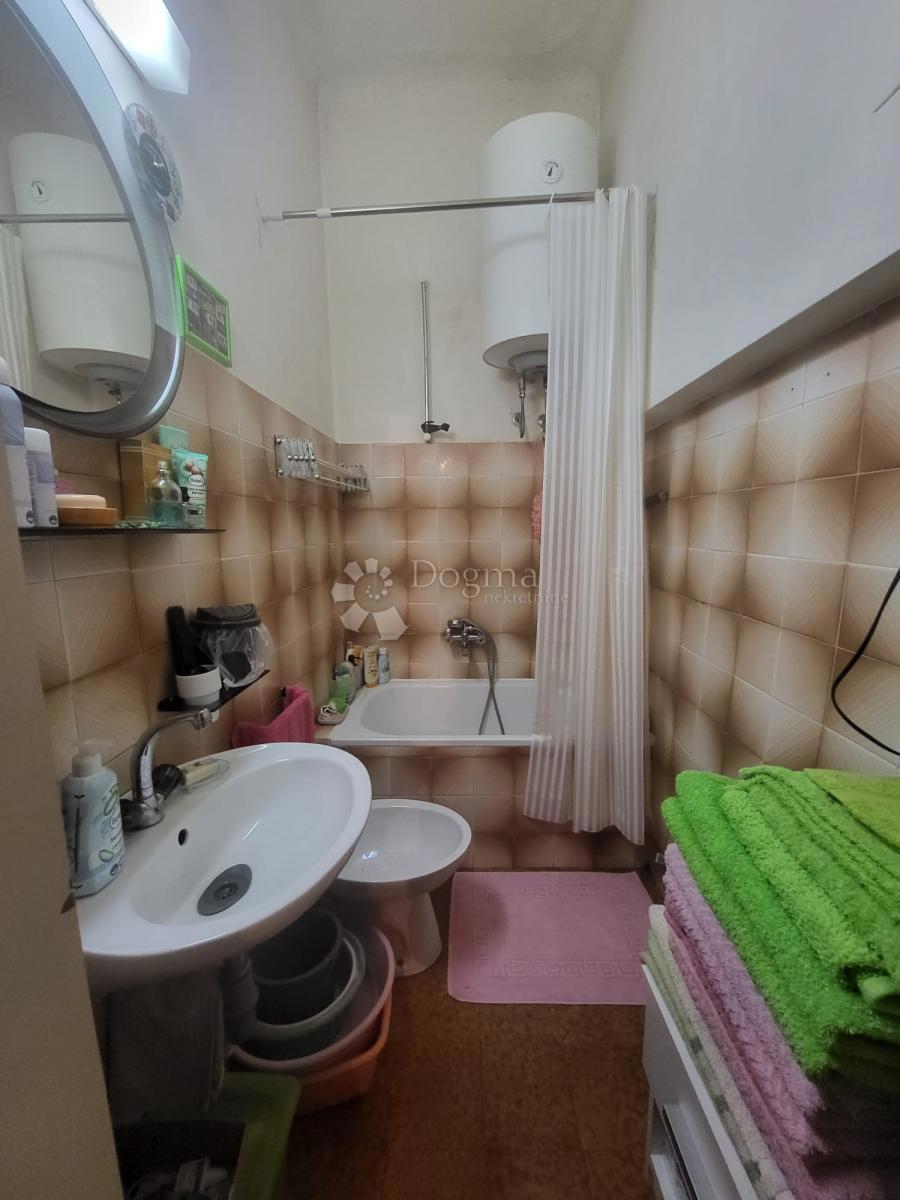 Stanovanje Centar, Pula, 67,75m2