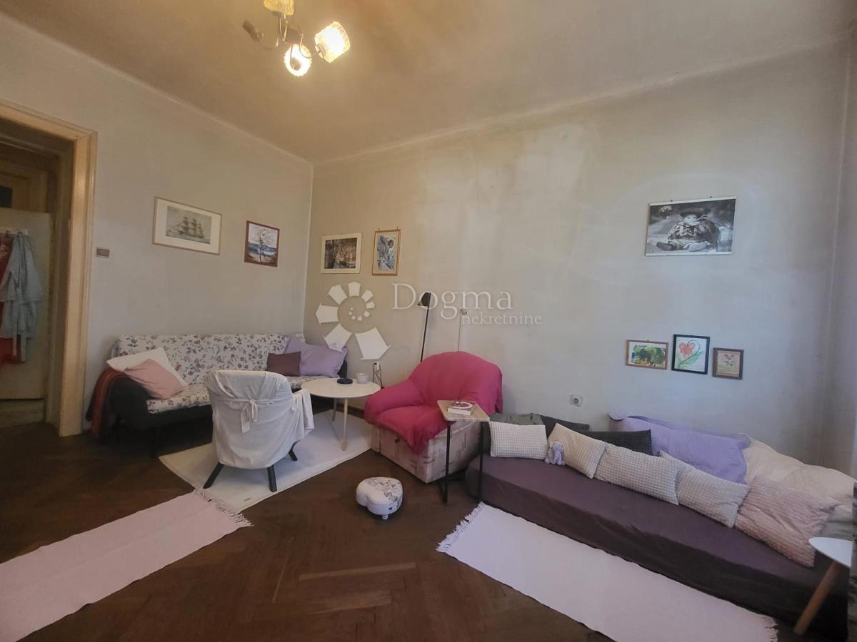 Stanovanje Centar, Pula, 67,75m2