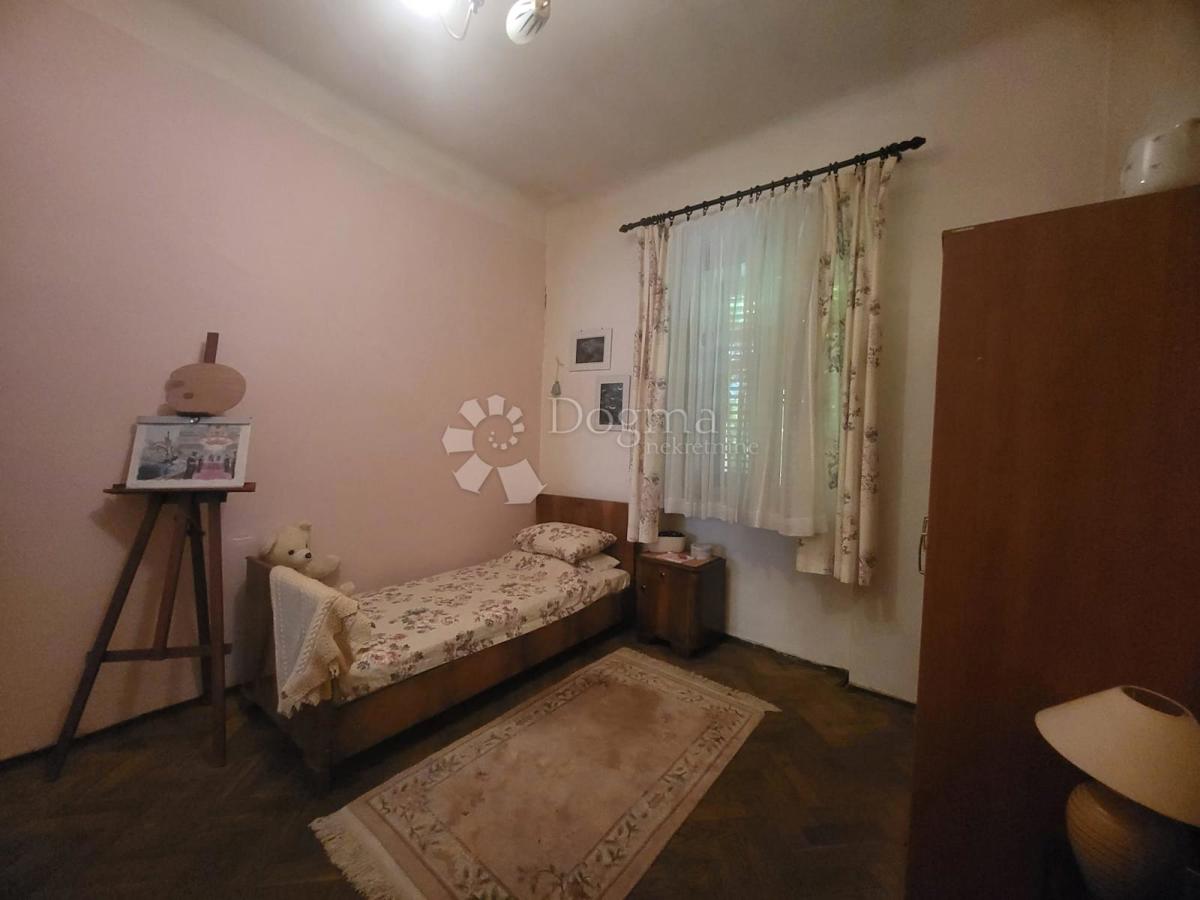 Stanovanje Centar, Pula, 67,75m2