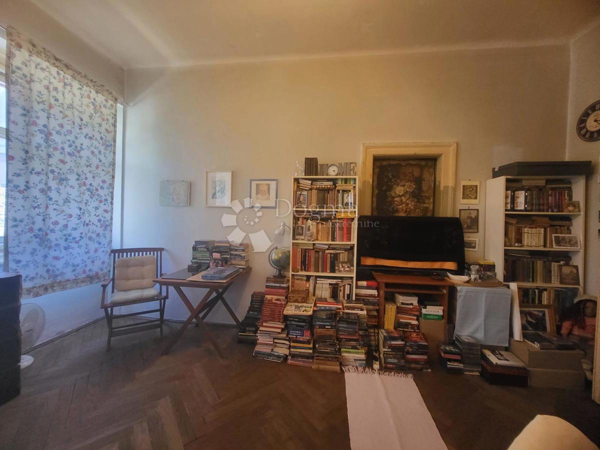 Stanovanje Centar, Pula, 67,75m2
