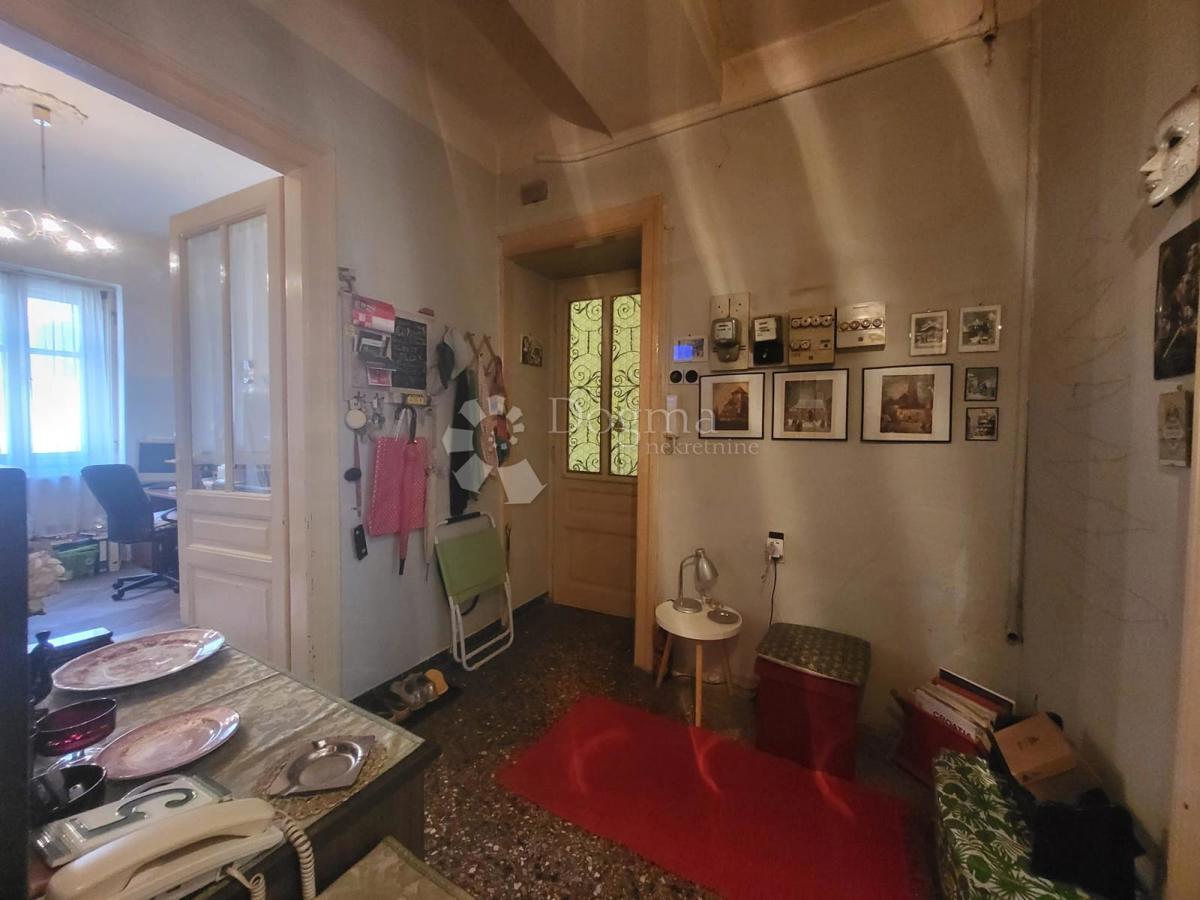 Stanovanje Centar, Pula, 67,75m2