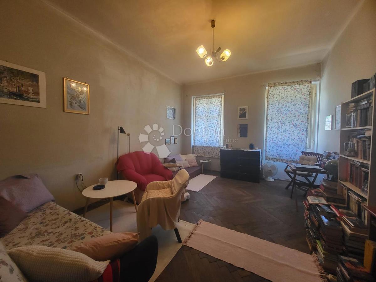 Stanovanje Centar, Pula, 67,75m2