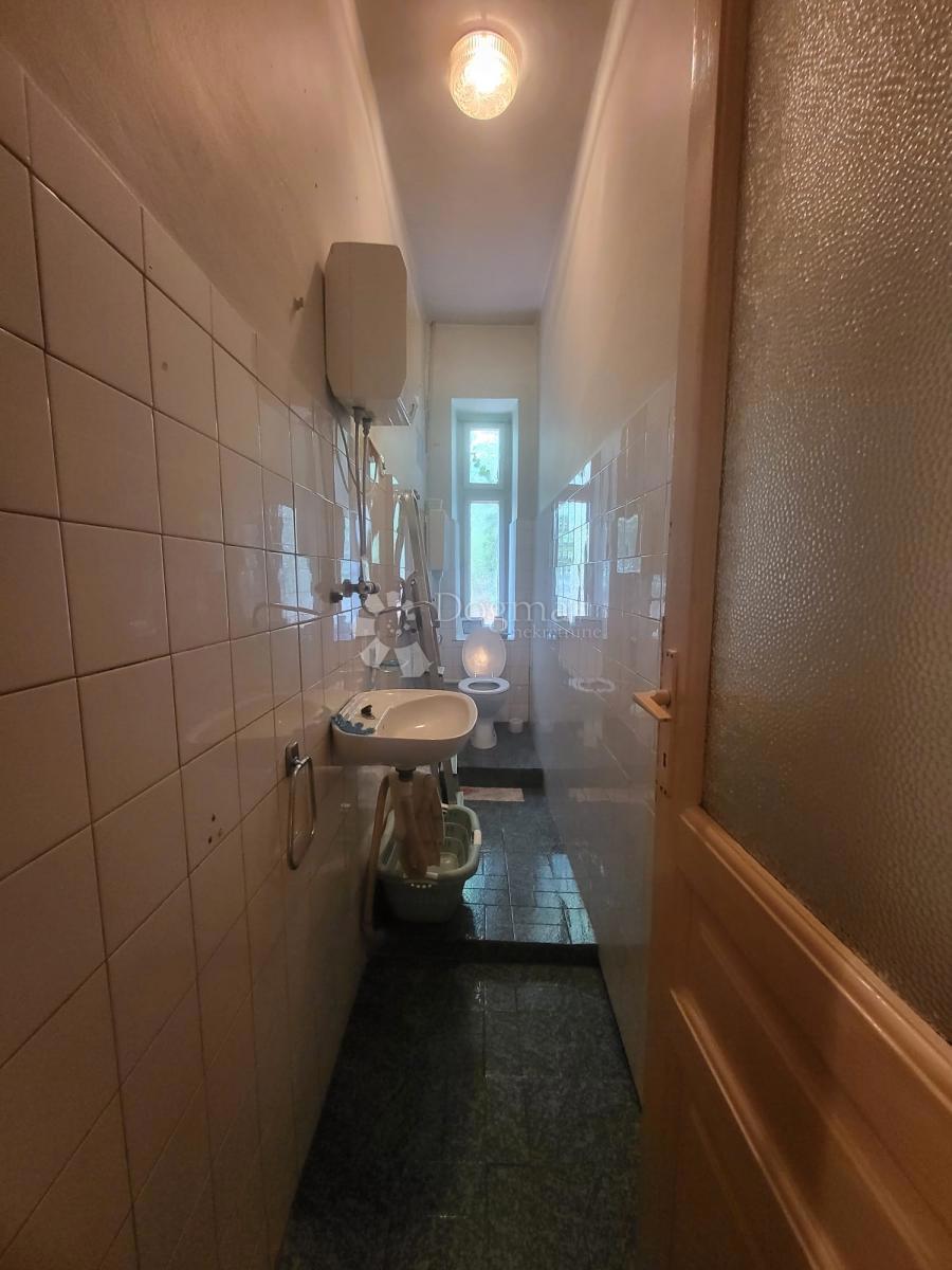Stanovanje Centar, Pula, 67,75m2