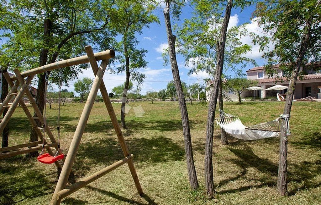 Hiša Divšići, Marčana, 220m2