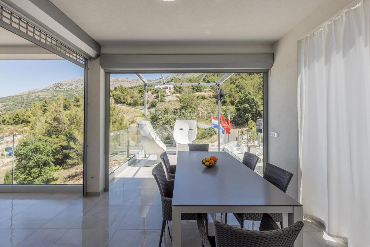 Hiša Podstrana, 400m2
