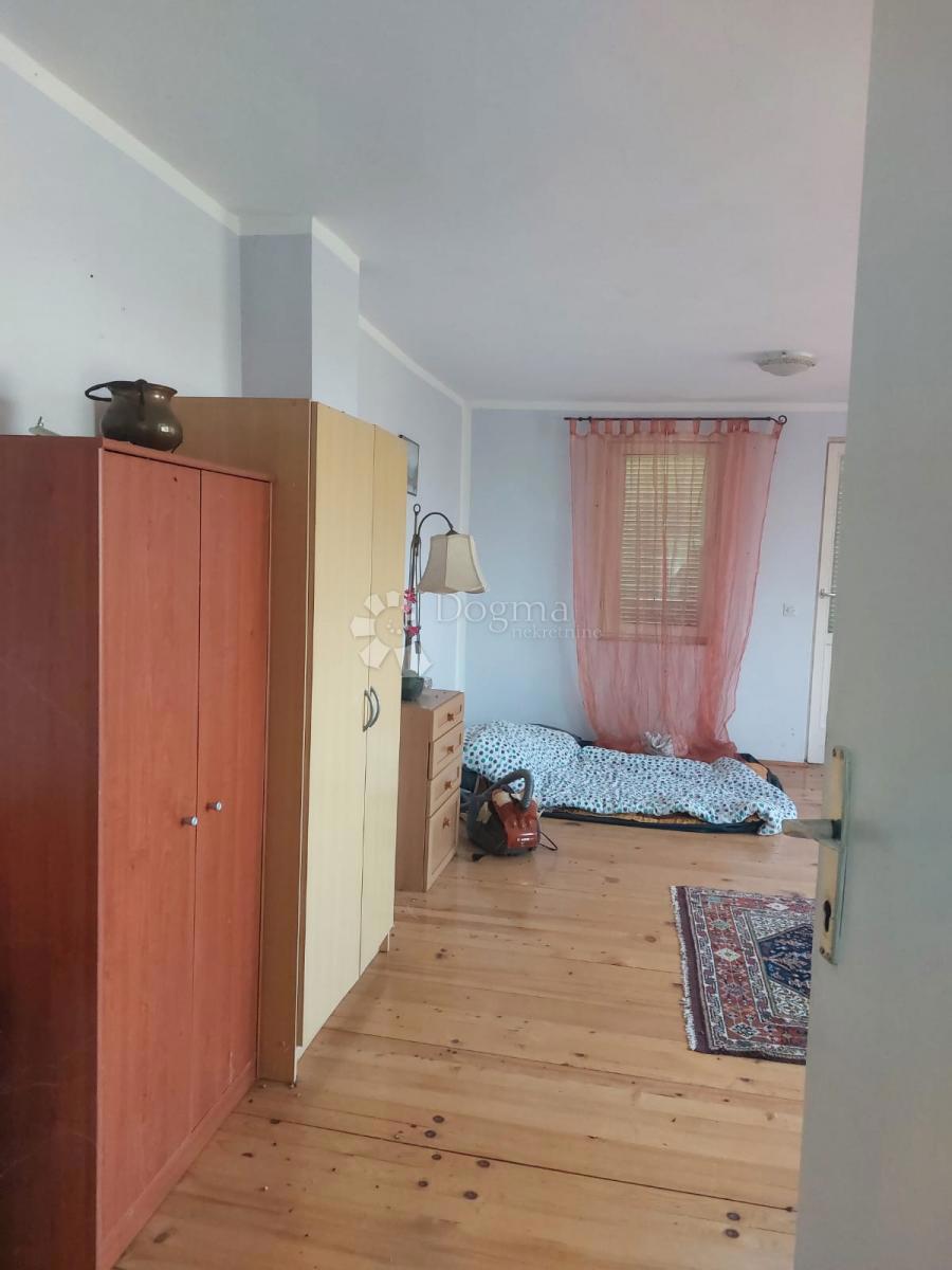 Hiša Dalj, Erdut, 1.306m2