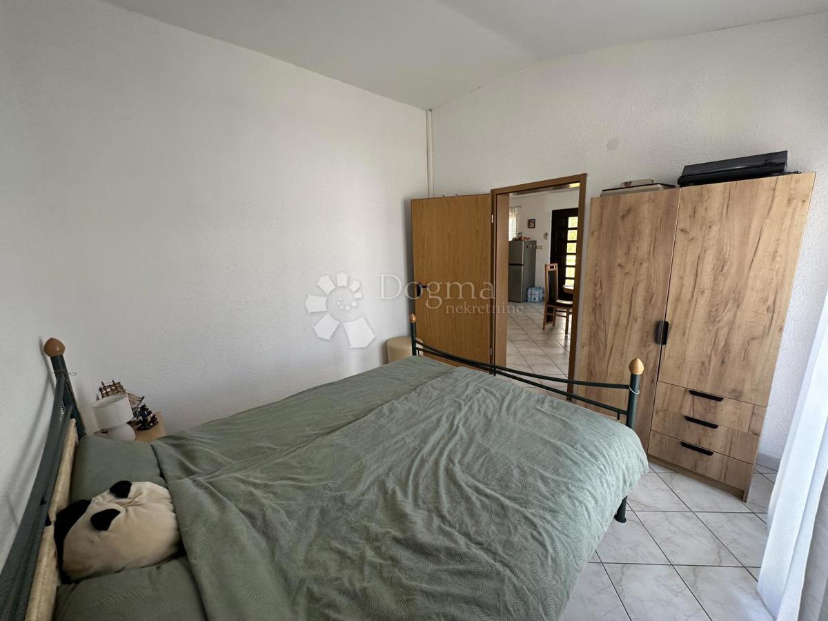 Stanovanje Jezera, Tisno, 93m2