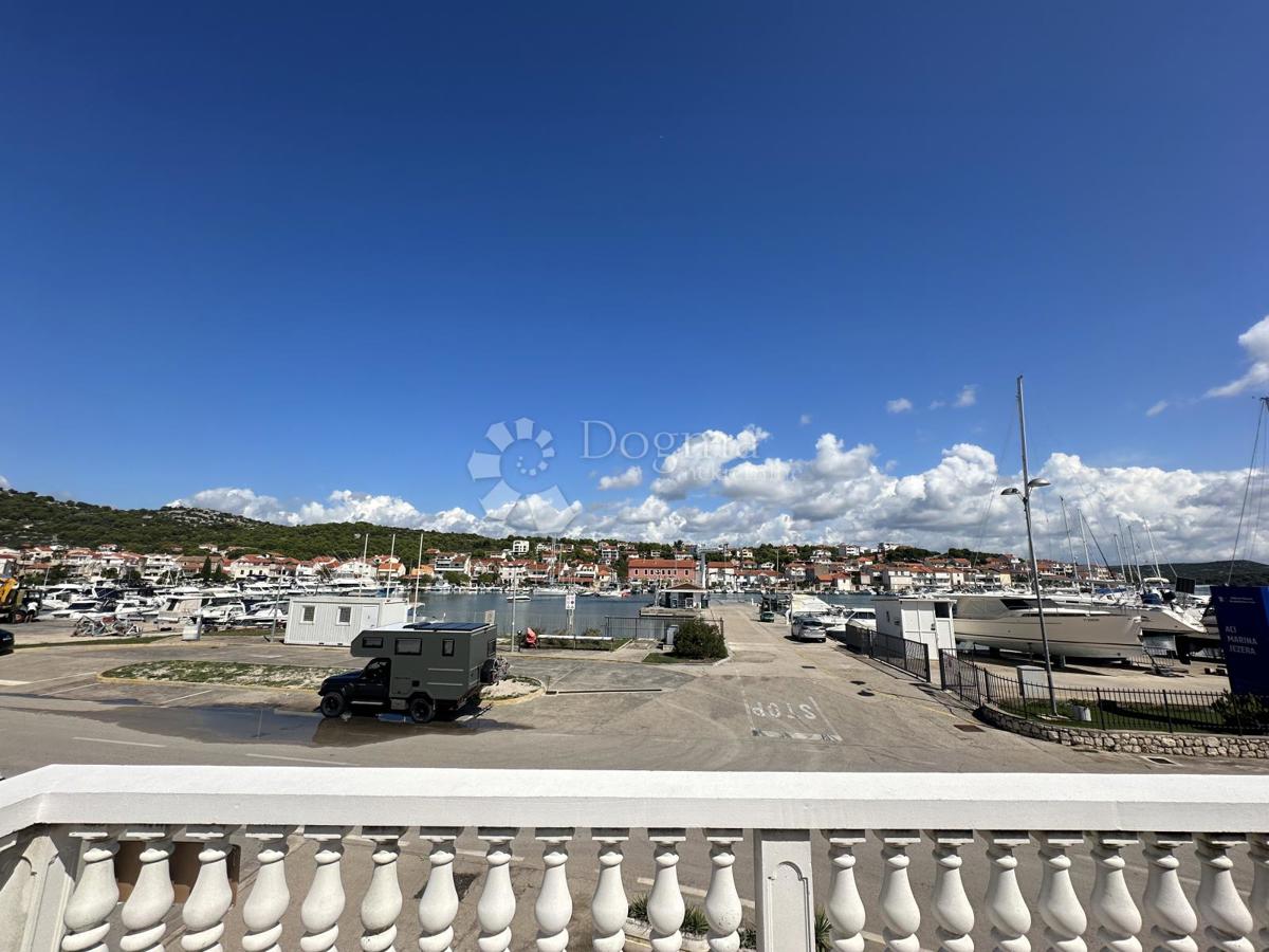 Stanovanje Jezera, Tisno, 93m2