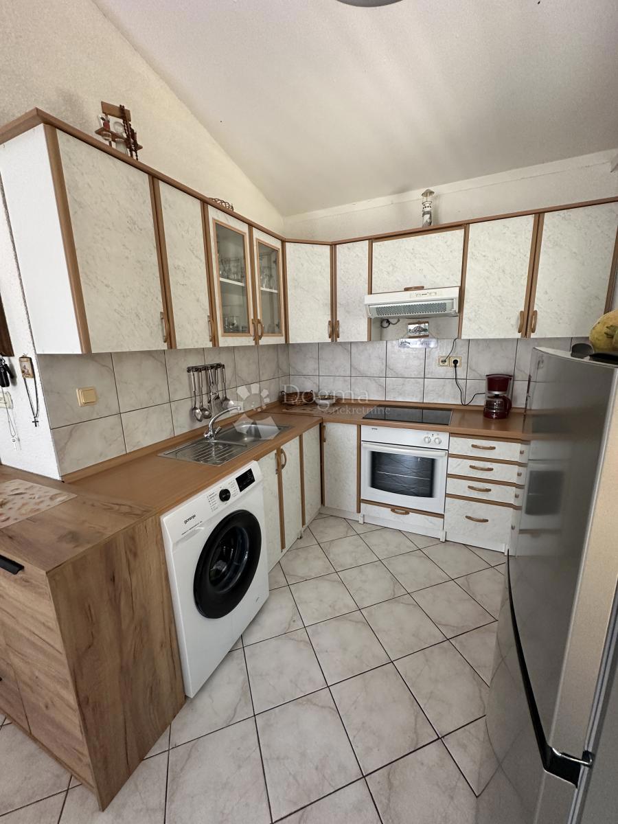 Stanovanje Jezera, Tisno, 93m2