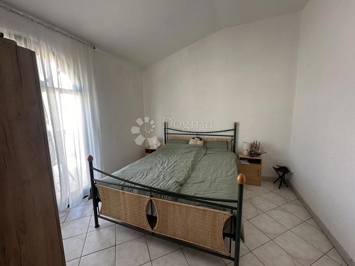 Stanovanje Jezera, Tisno, 93m2