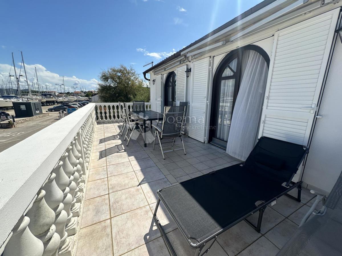 Stanovanje Jezera, Tisno, 93m2