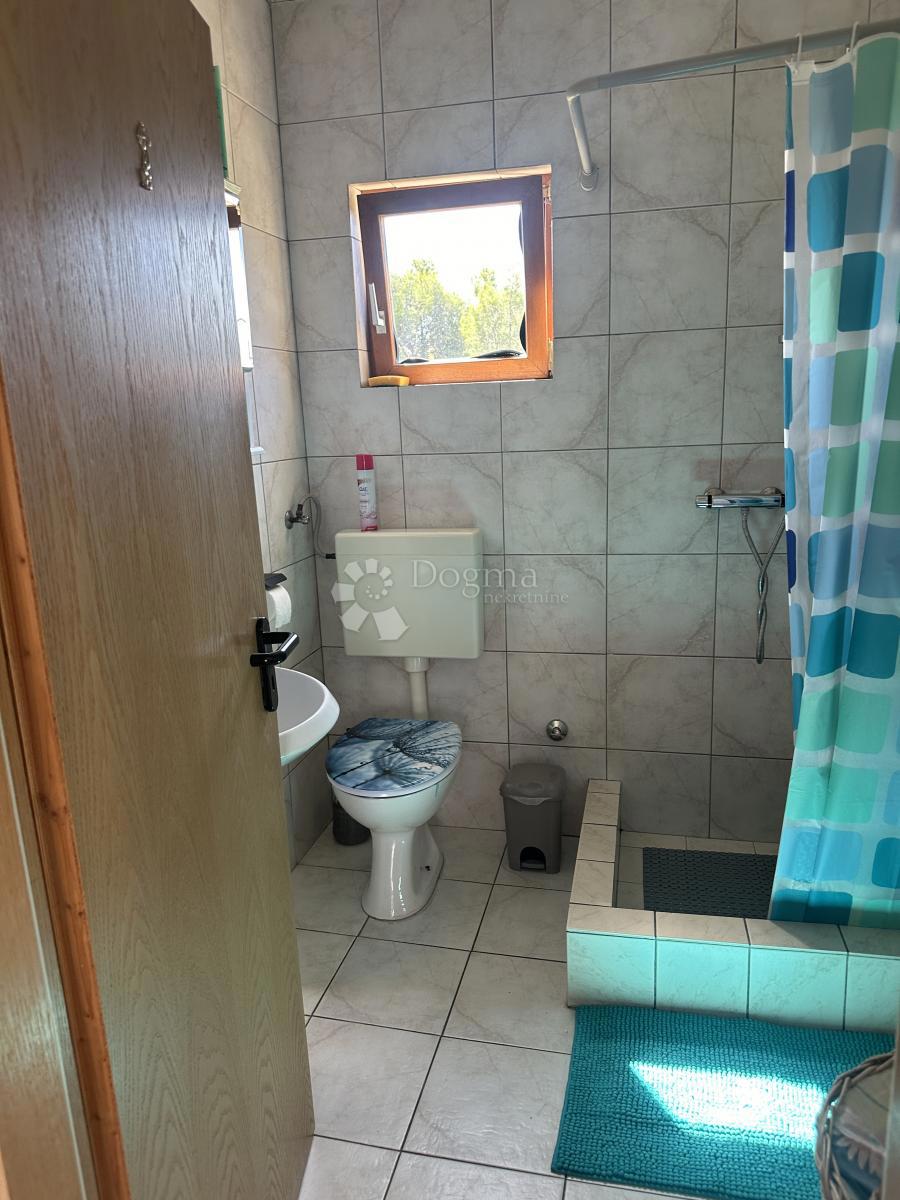 Stanovanje Jezera, Tisno, 93m2