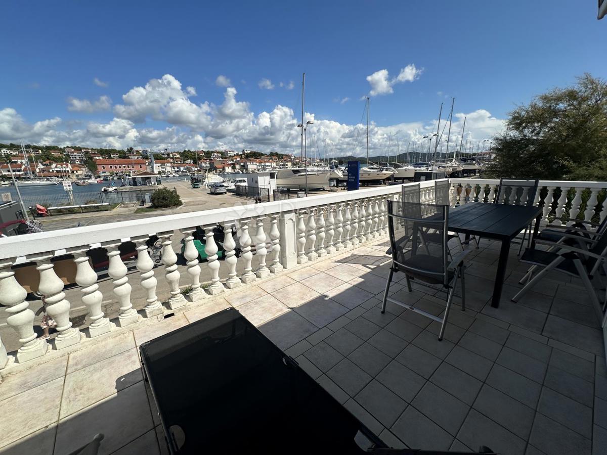 Stanovanje Jezera, Tisno, 93m2