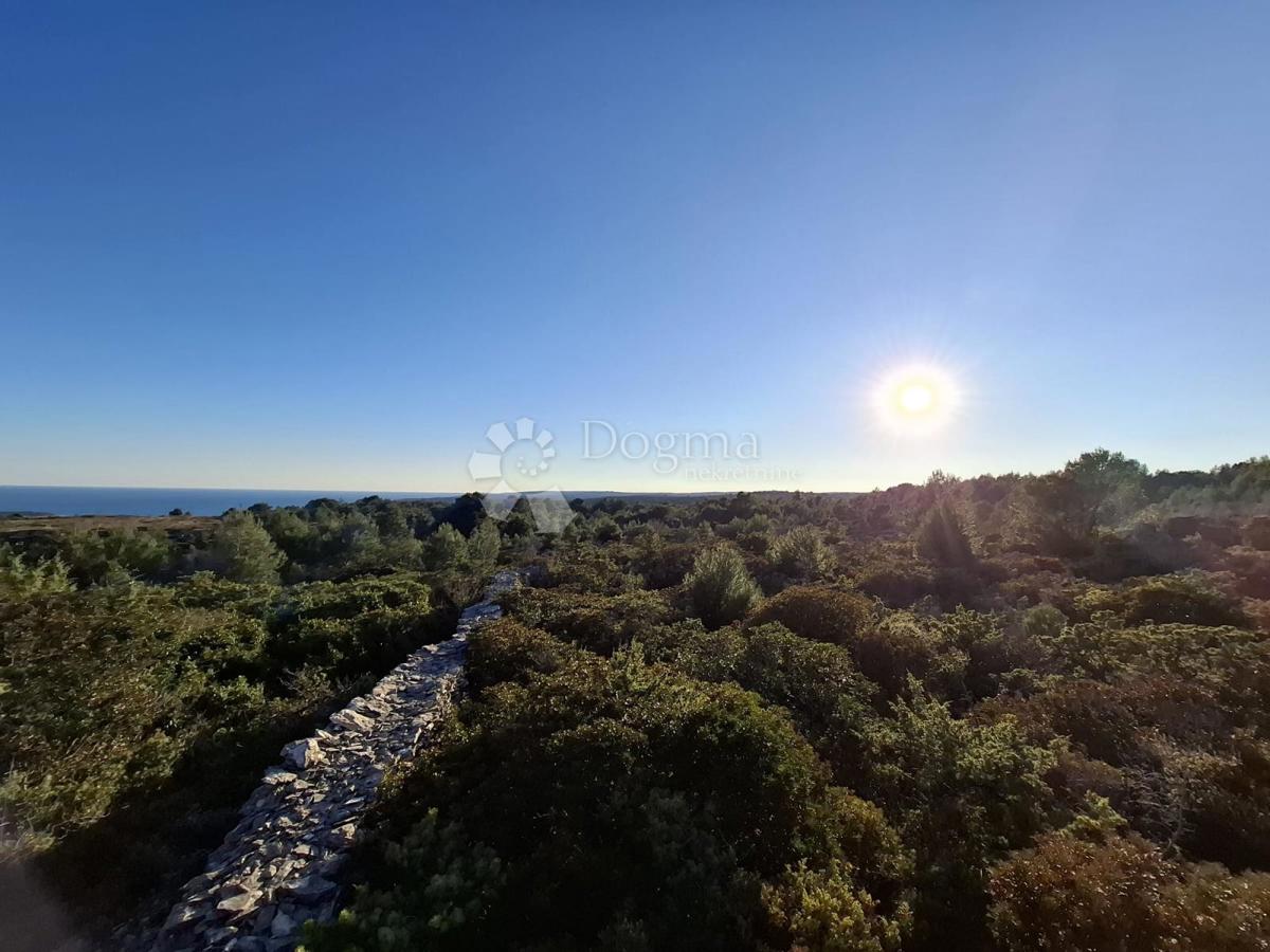 Fantastično zemljišče s panoramskim razgledom - 2280 m2