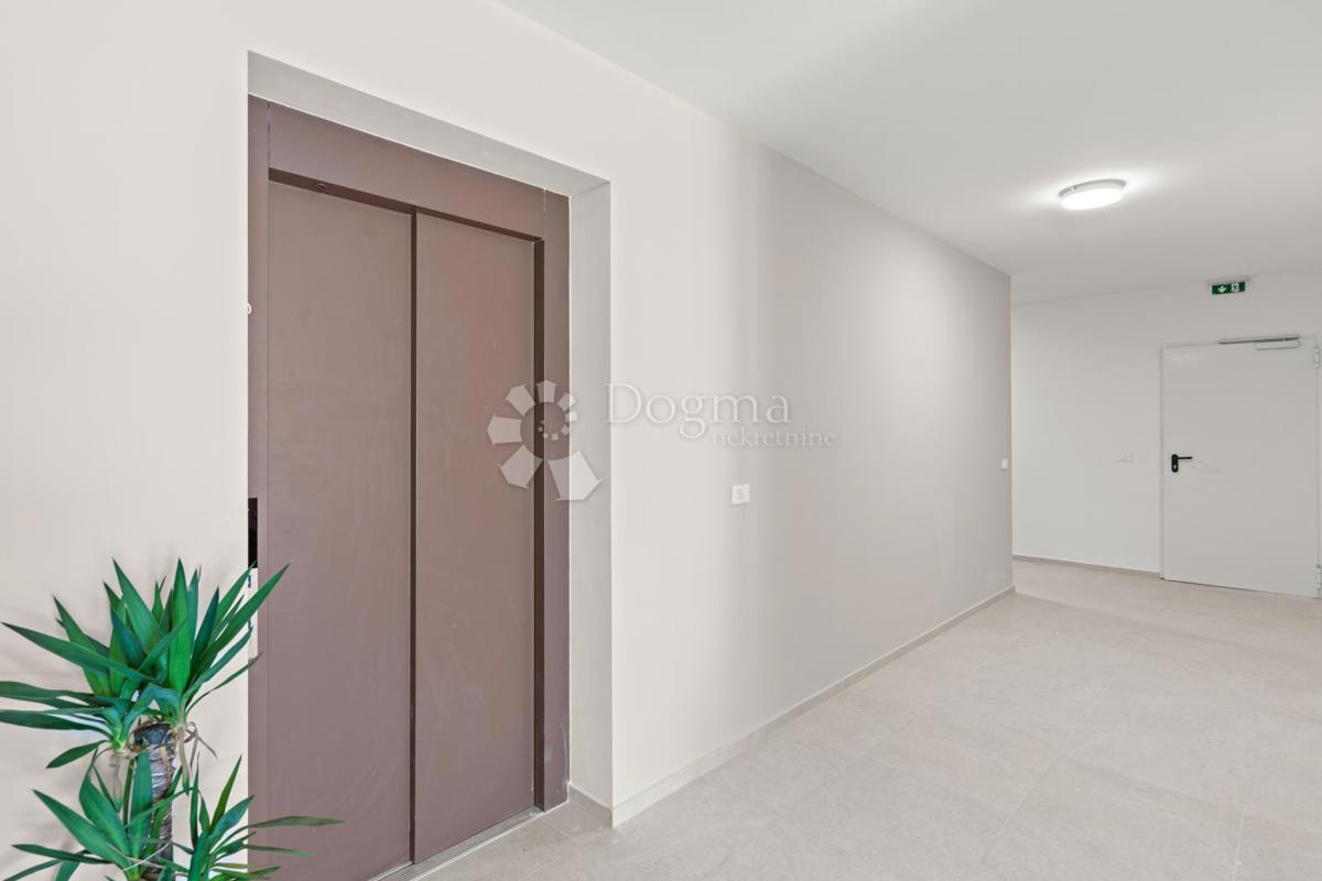 Stanovanje Novigrad, 253,10m2