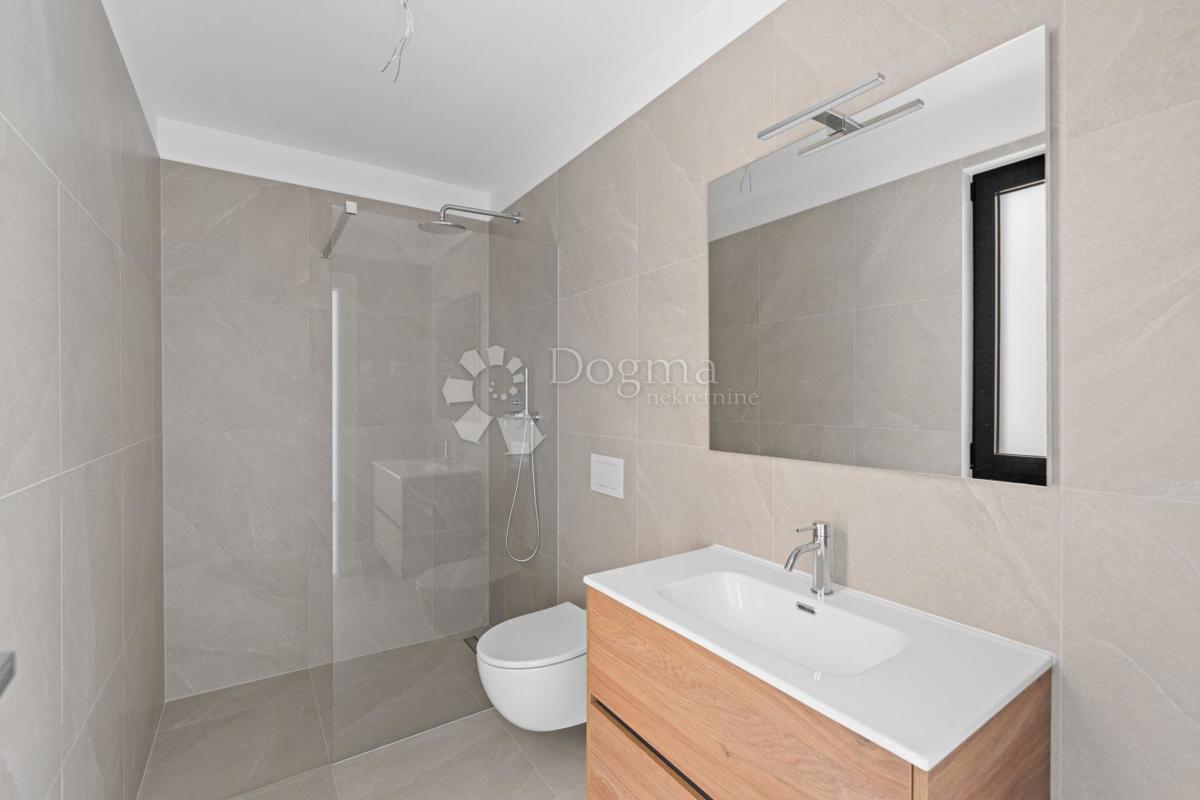 Stanovanje Novigrad, 253,10m2