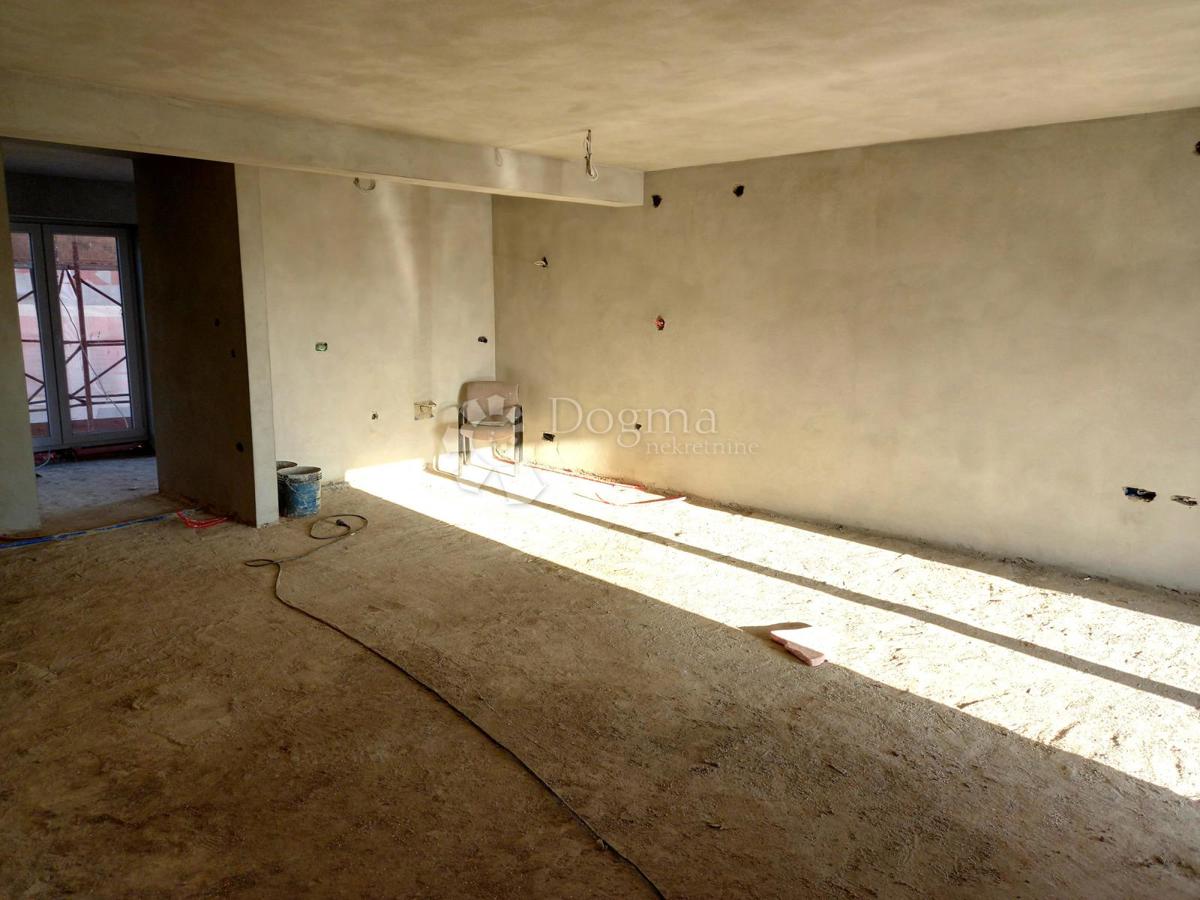 Matulji, na novo prenovljeno stanovanje v centru