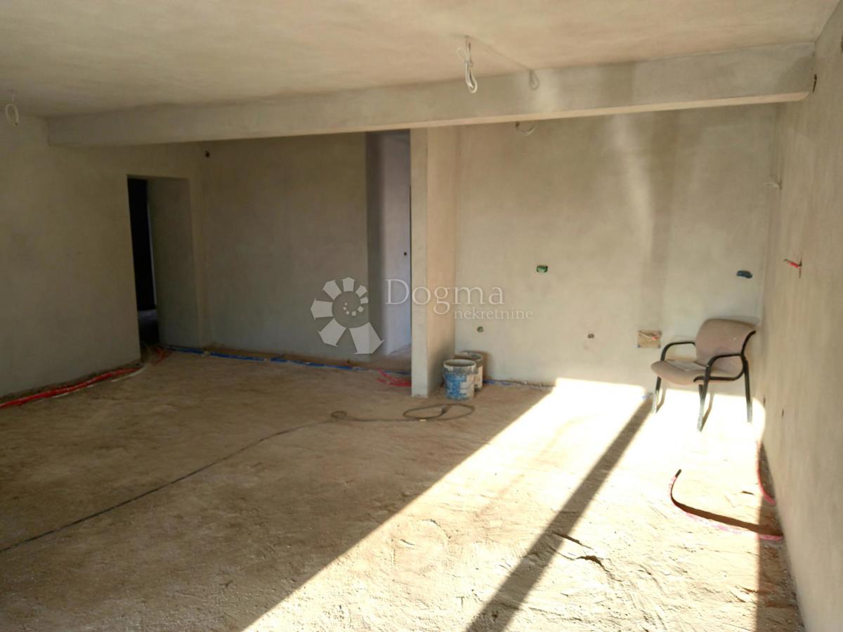 Matulji, na novo prenovljeno stanovanje v centru