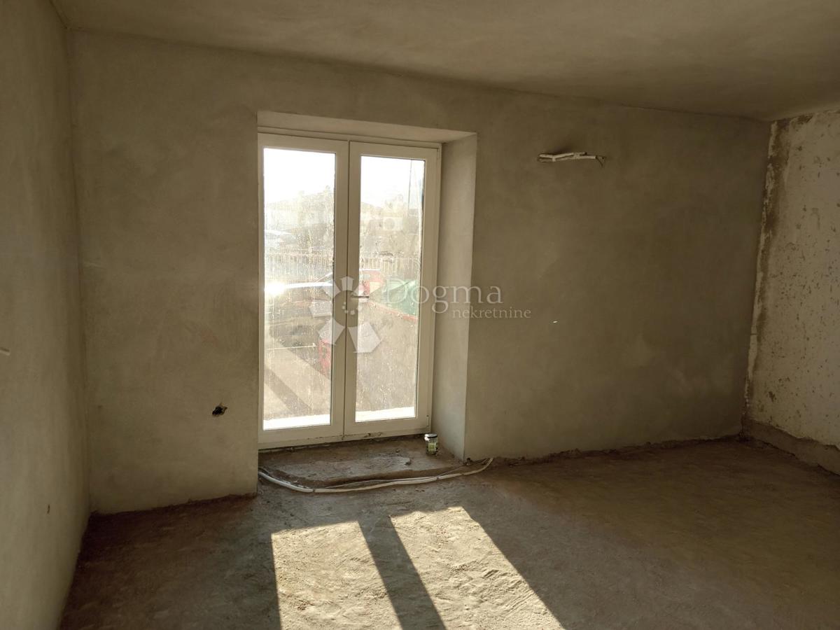 Matulji, na novo prenovljeno stanovanje v centru