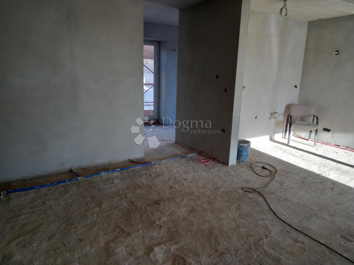 Matulji, na novo prenovljeno stanovanje v centru