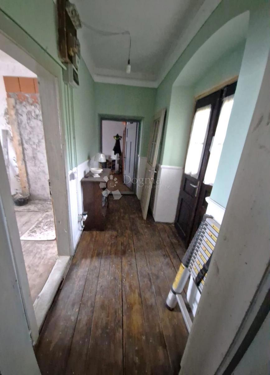 Hiša Tuk, Vrbovsko, 200m2