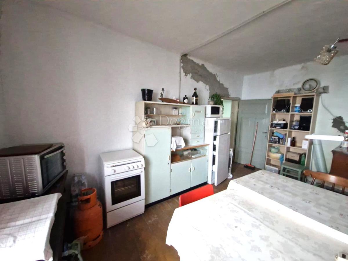 Hiša Tuk, Vrbovsko, 200m2