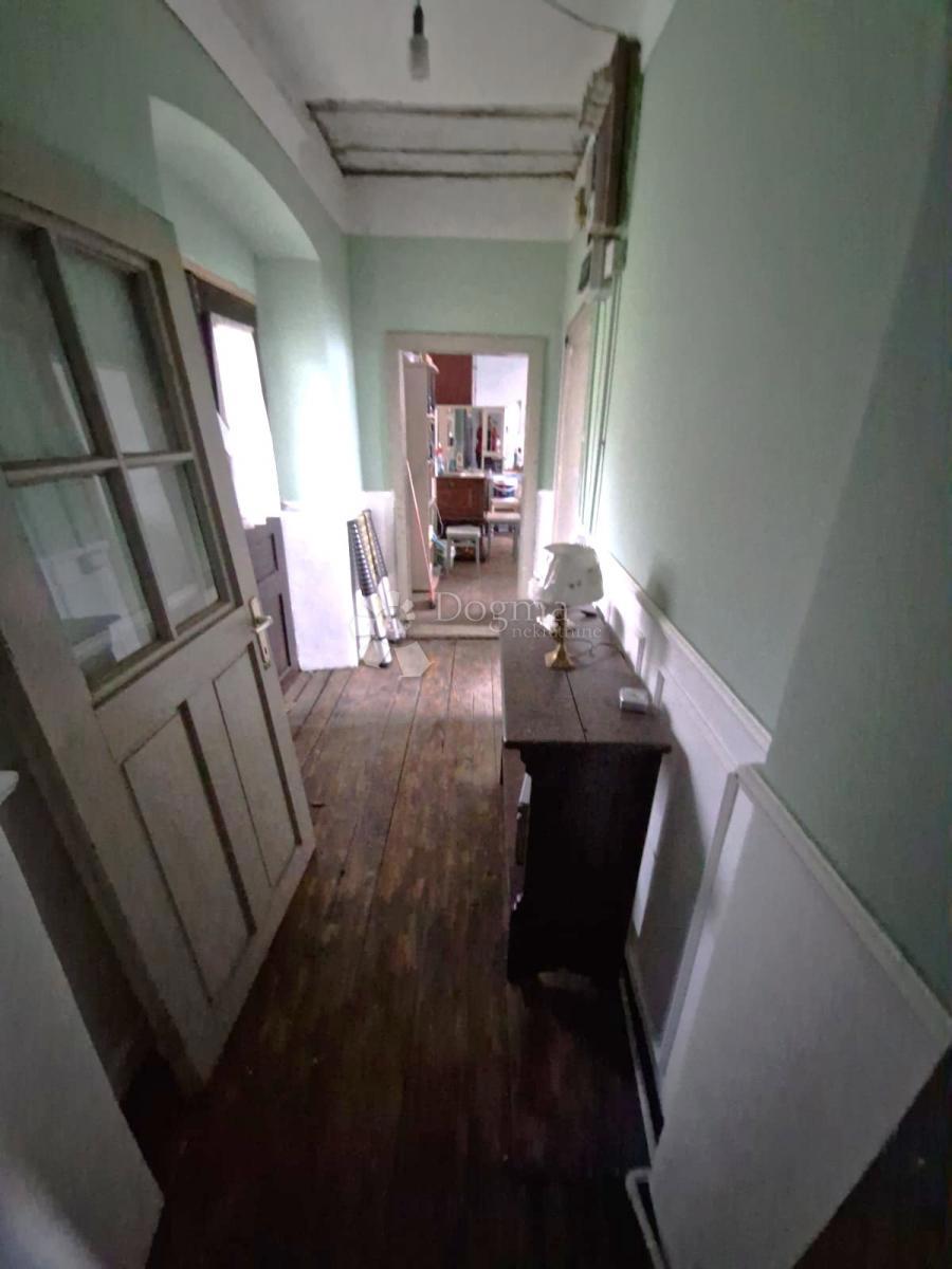 Hiša Tuk, Vrbovsko, 200m2