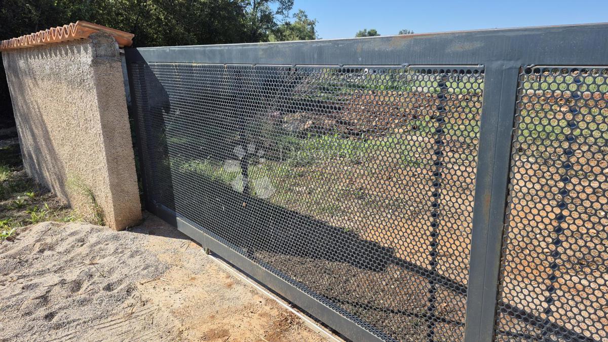 Ograjeno kmetijsko zemljišče 476 m2 