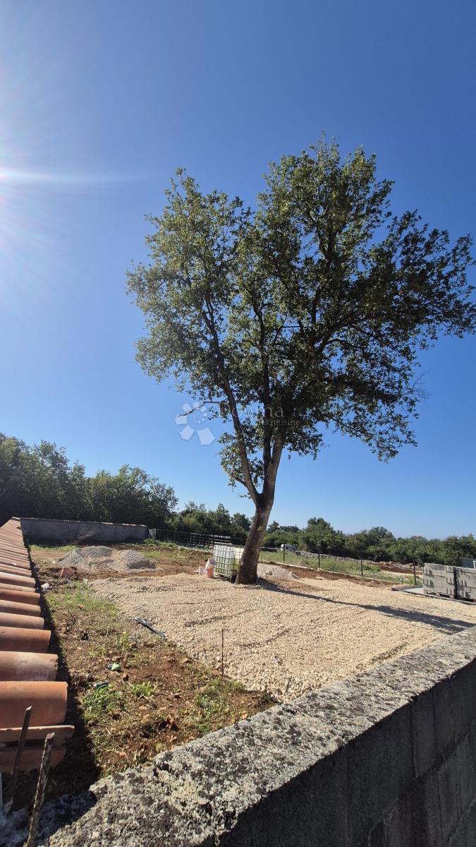 Ograjeno kmetijsko zemljišče 476 m2 