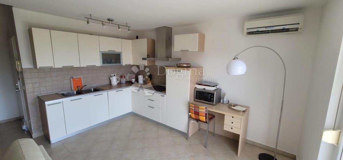 Stanovanje Zambratija, Umag, 180m2