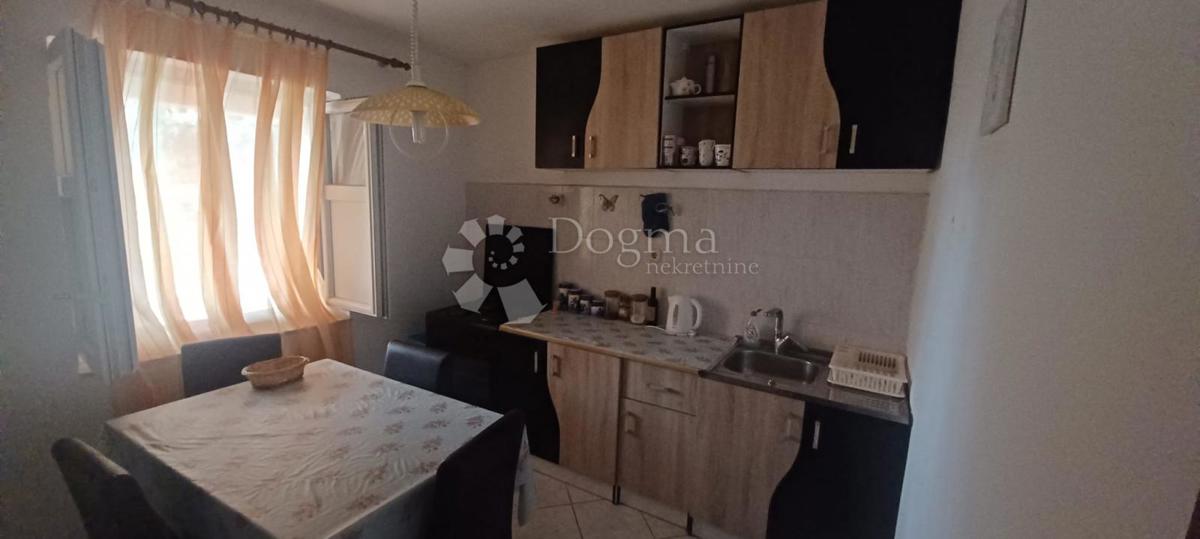 Hiša Podaca, Gradac, 204m2