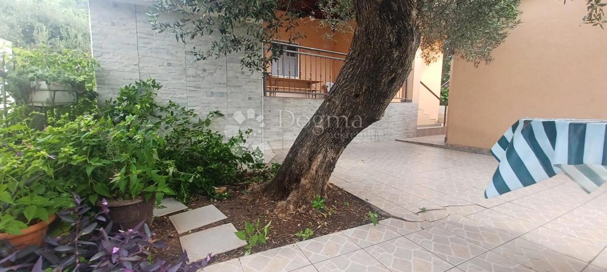 Hiša Podaca, Gradac, 204m2