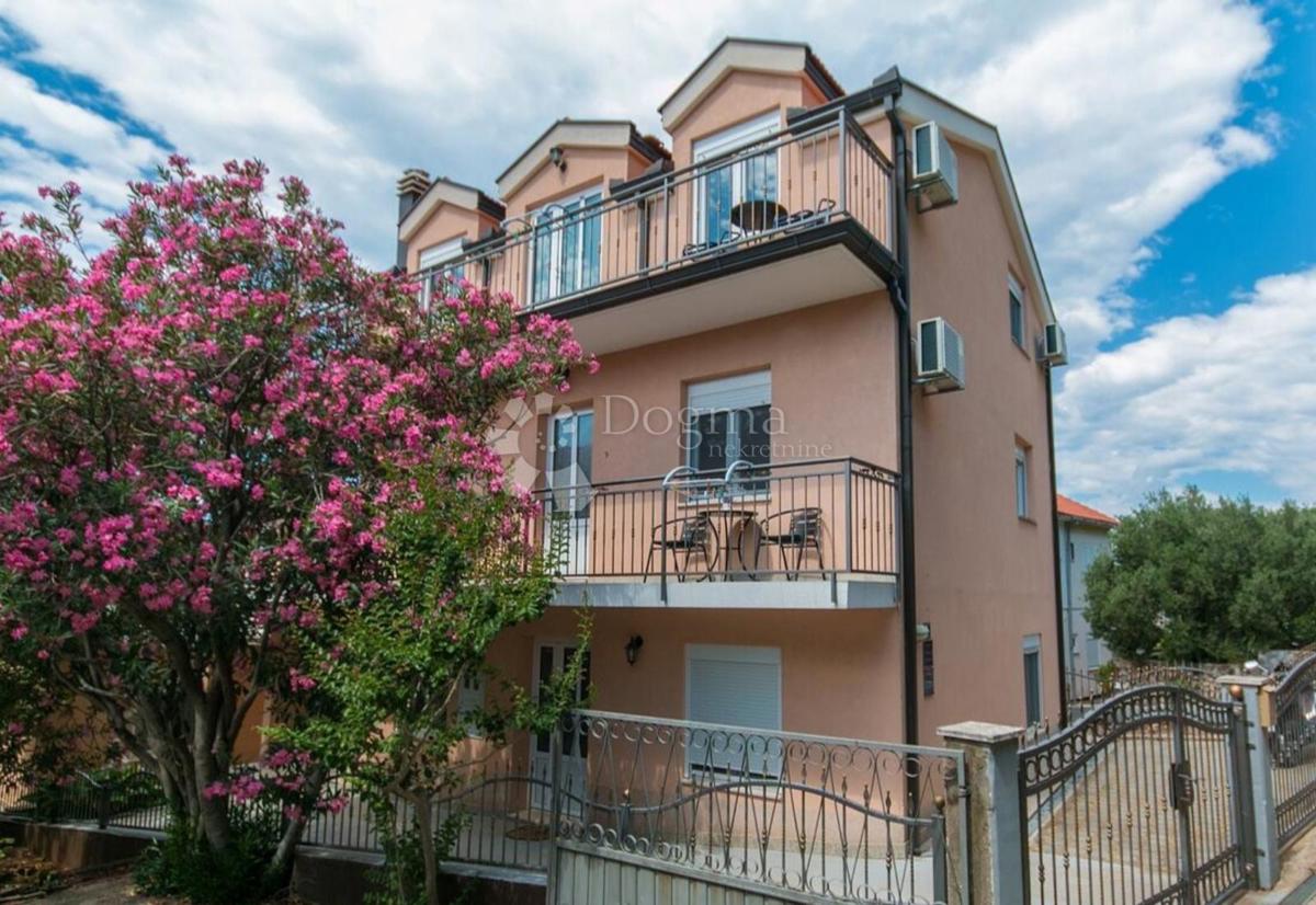 Hiša Podaca, Gradac, 204m2