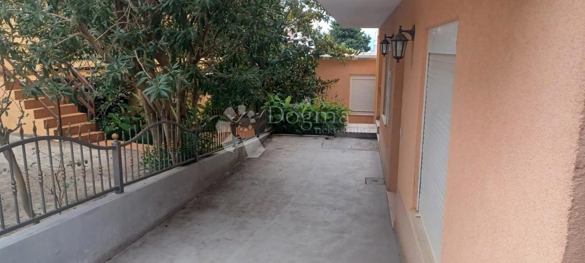 Hiša Podaca, Gradac, 204m2