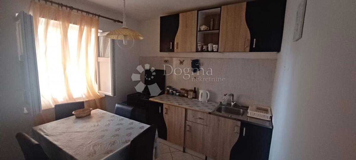 Hiša Podaca, Gradac, 204m2