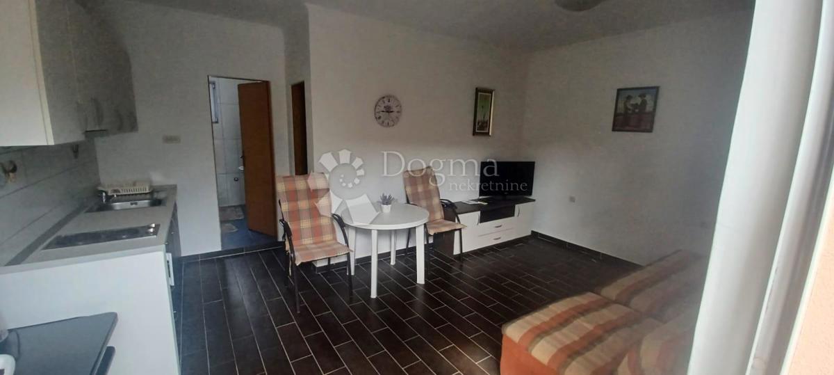 Hiša Podaca, Gradac, 204m2