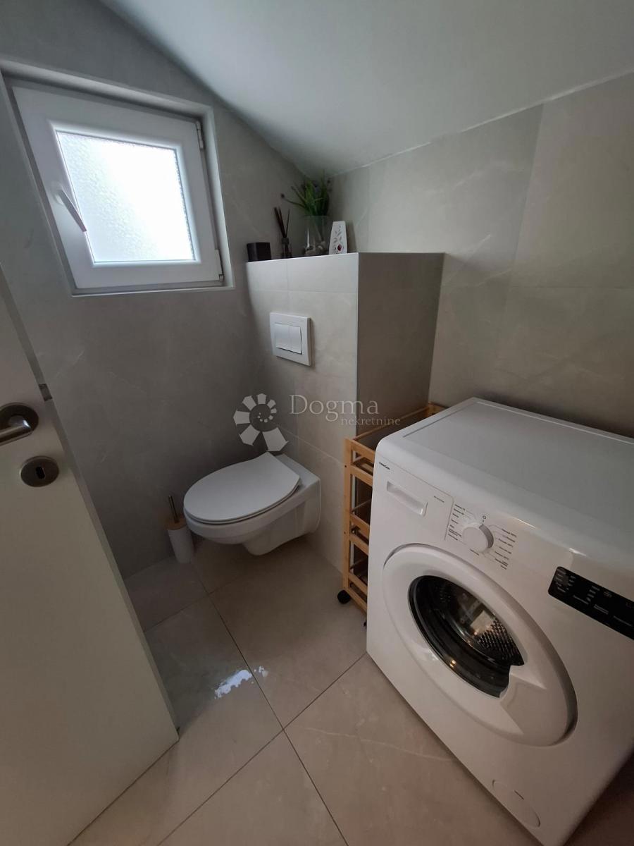 Stanovanje Varoš, Šibenik, 64m2