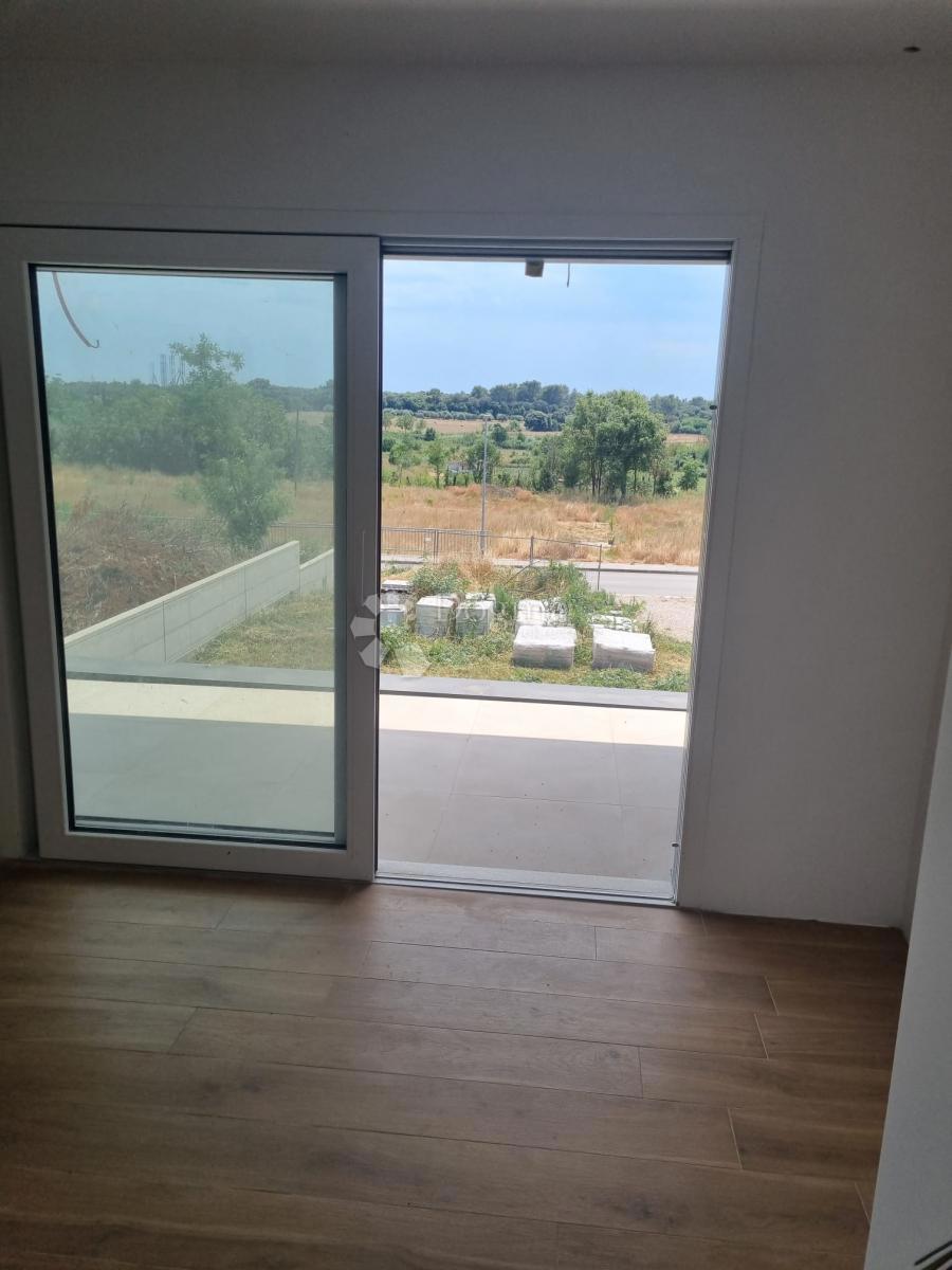 MODERNA VILA Z NESKONČNIM BAZENOM - Pula/Štinjan