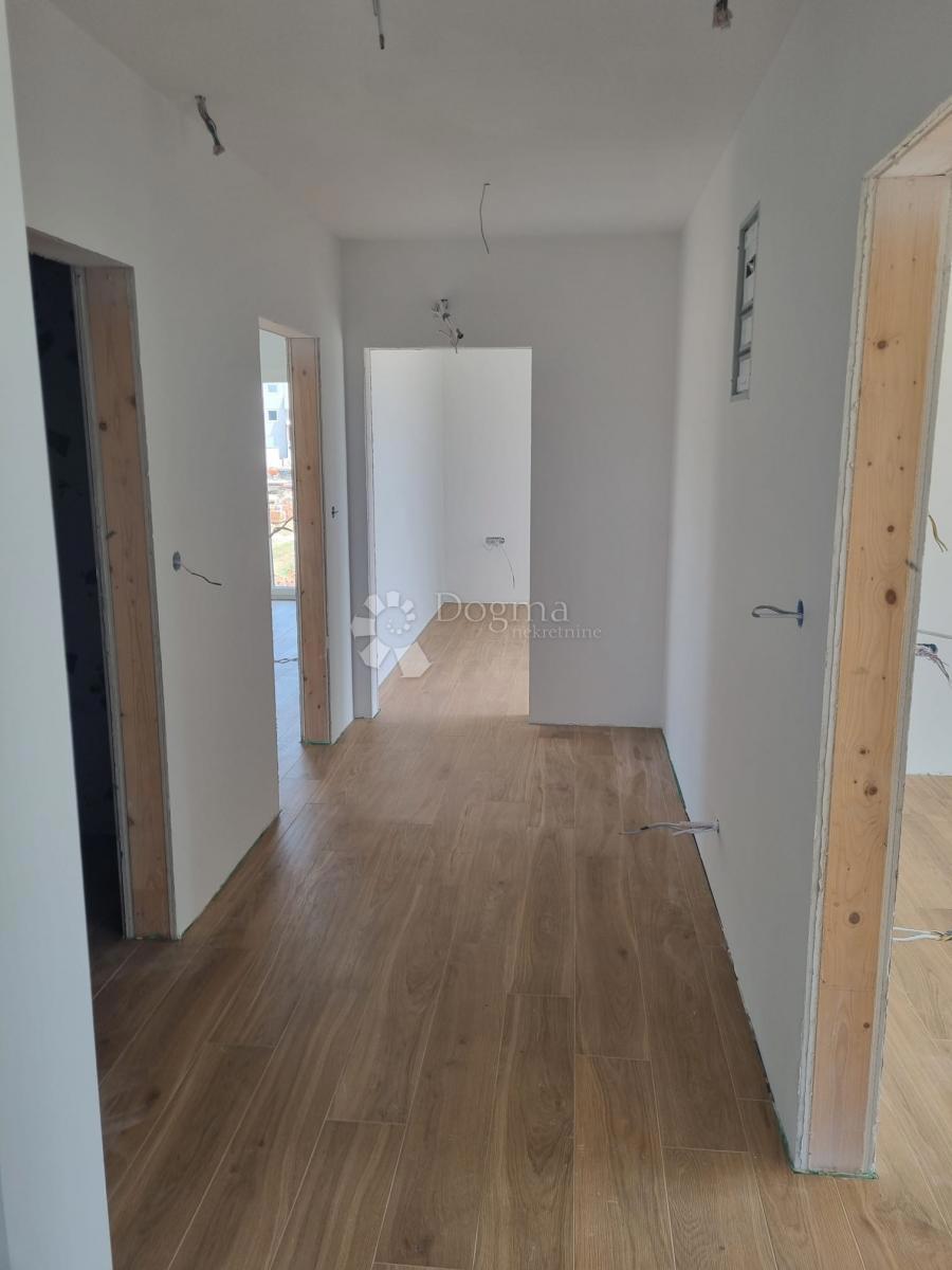 MODERNA VILA Z NESKONČNIM BAZENOM - Pula/Štinjan