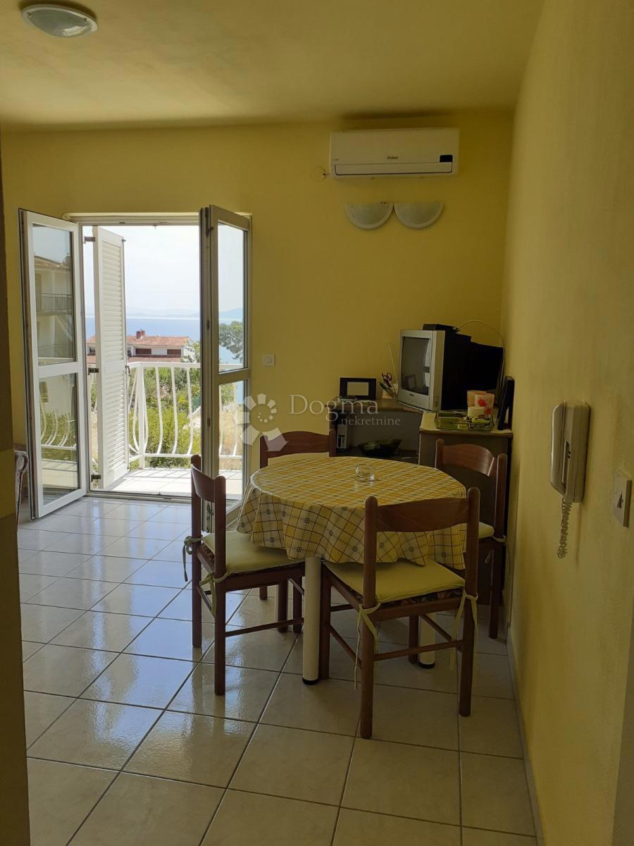 Stanovanje Okrug Gornji, Okrug, 32,76m2