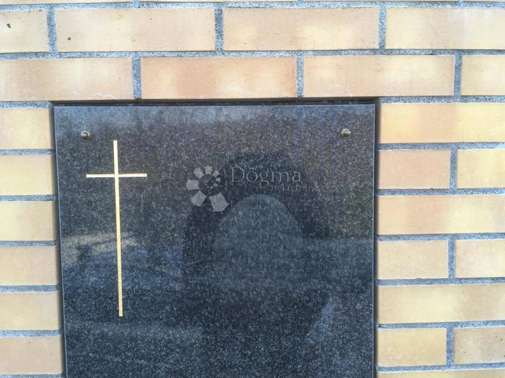 Grobnica Mirogoj, Gornji Grad - Medveščak, 2m2