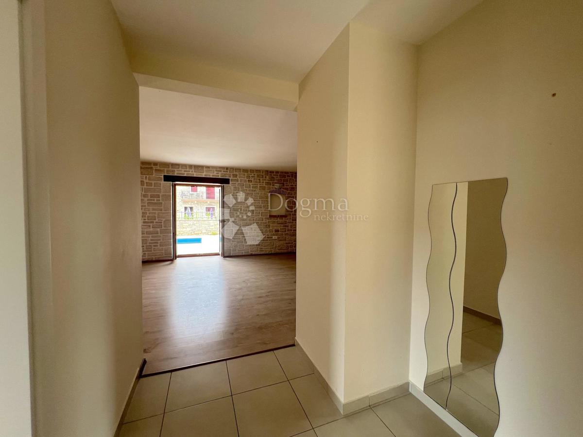 Hiša Kaštelir, Kaštelir-Labinci, 190m2