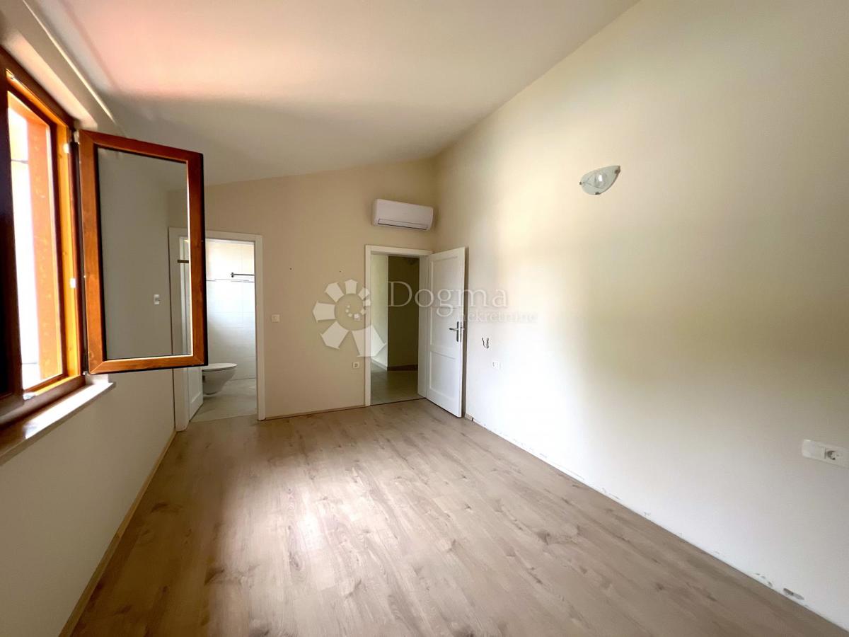 Hiša Kaštelir, Kaštelir-Labinci, 190m2