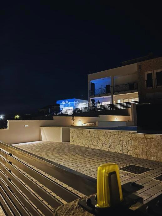 Hiša Rtina, Ražanac, 191,70m2