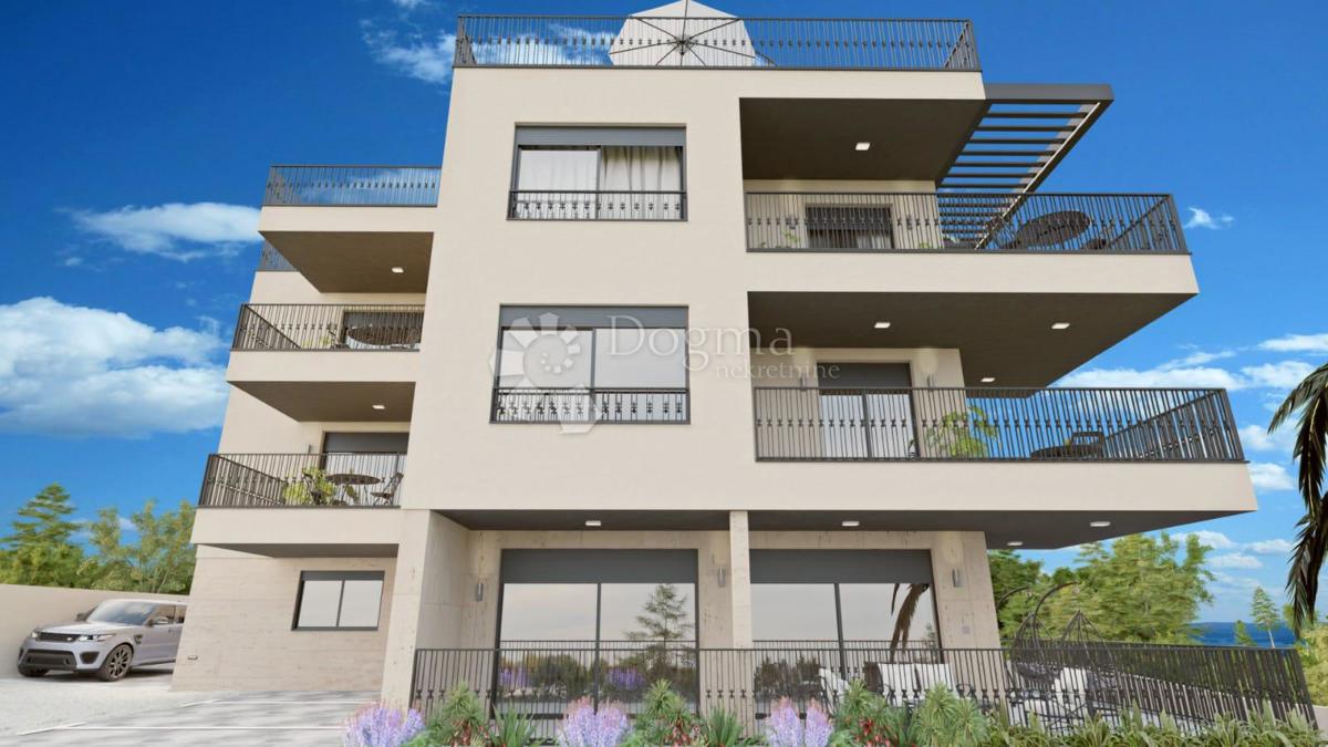 Stanovanje Okrug Gornji, Okrug, 72m2