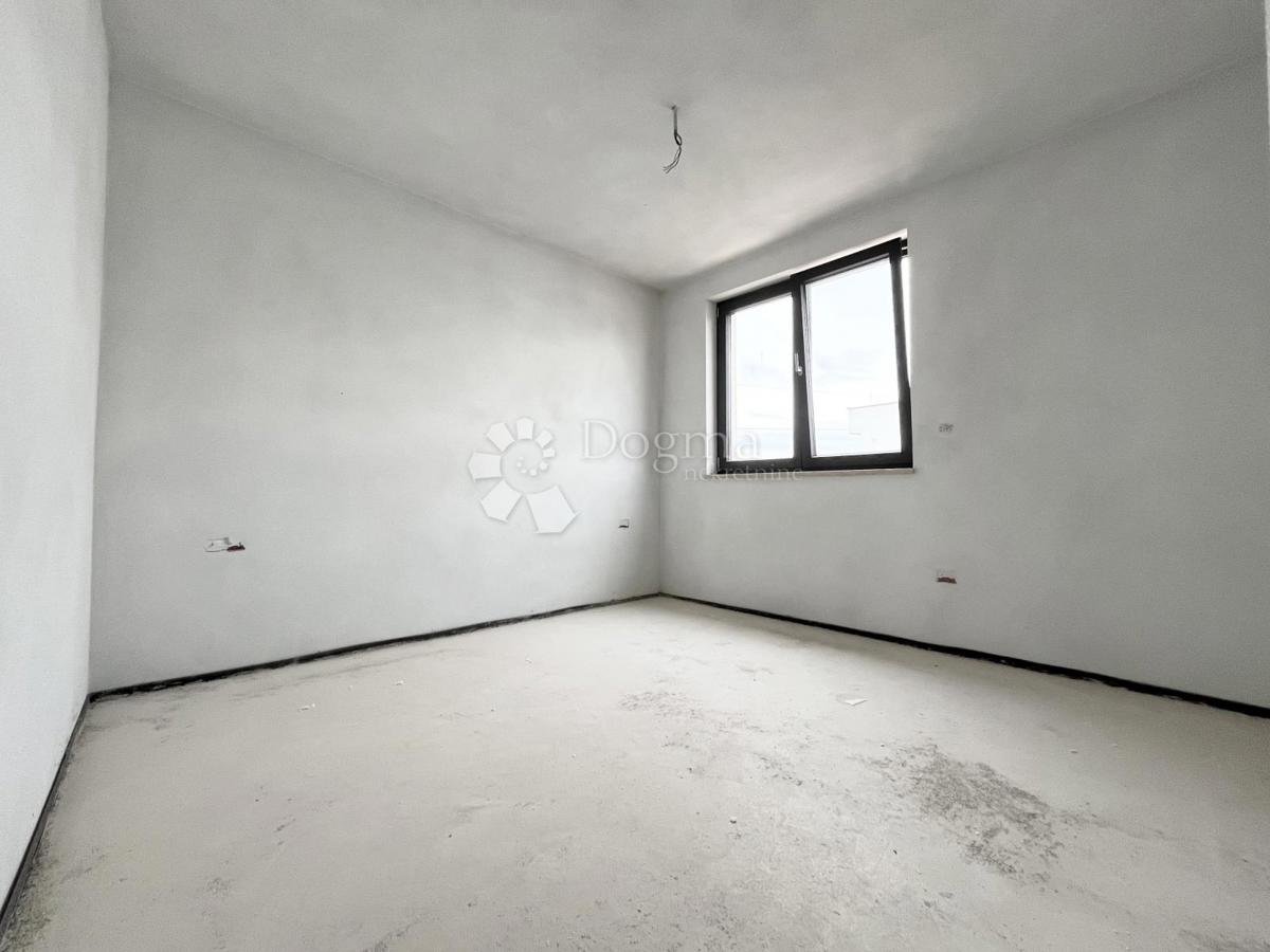 APARTMA Z POGLEDOM NA MORJE IN MESTO, 2 KM OD CENTRA UMAGA