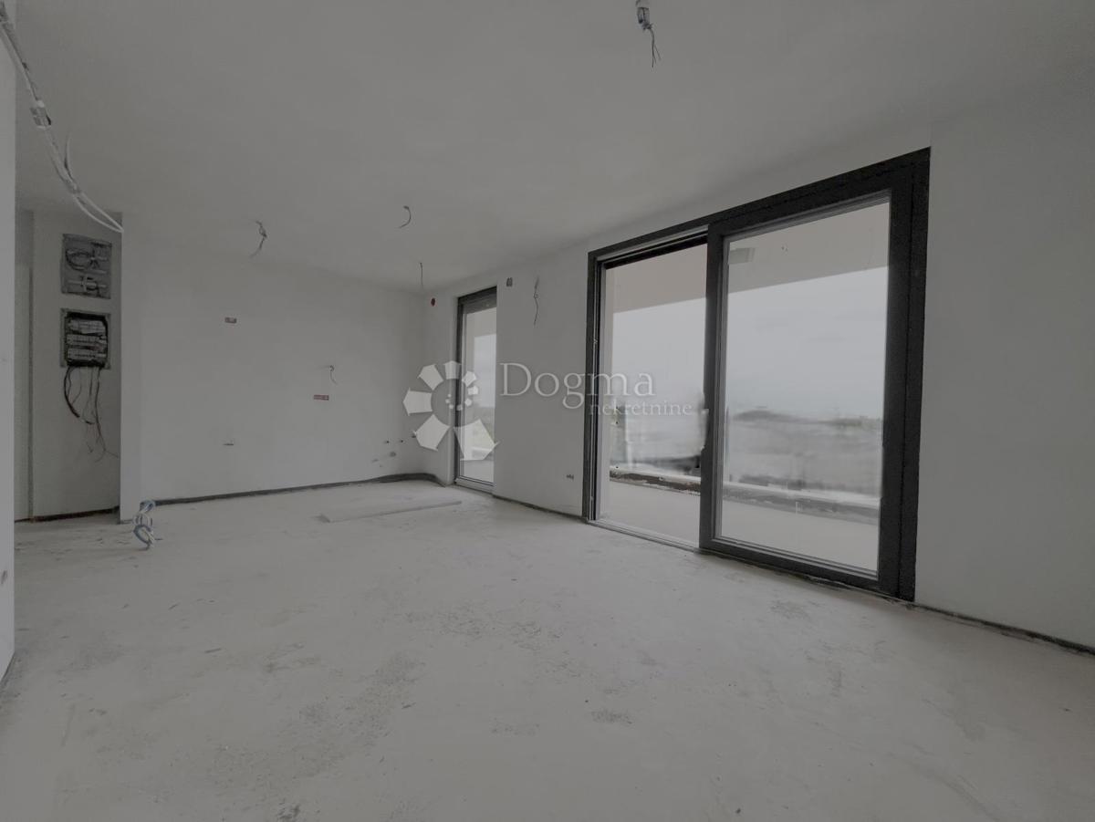 APARTMA Z POGLEDOM NA MORJE IN MESTO, 2 KM OD CENTRA UMAGA